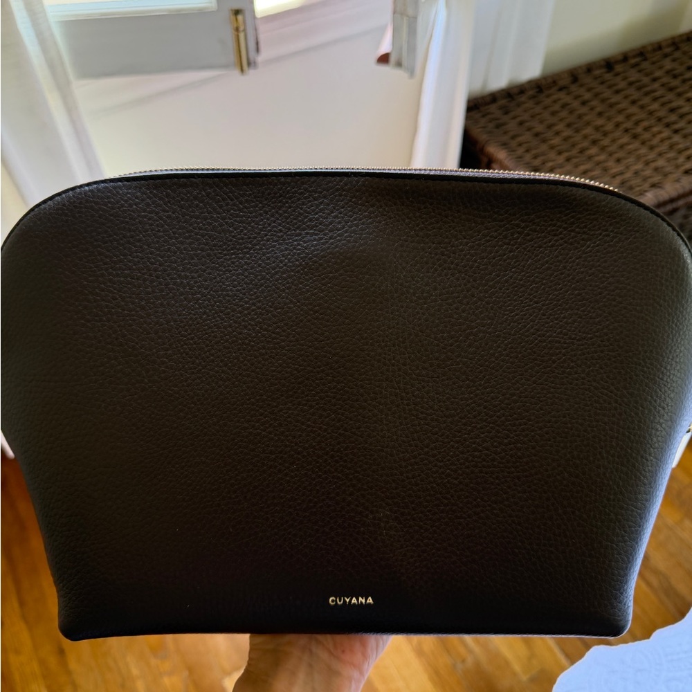 Cuyana Brown Voyager Travel Case